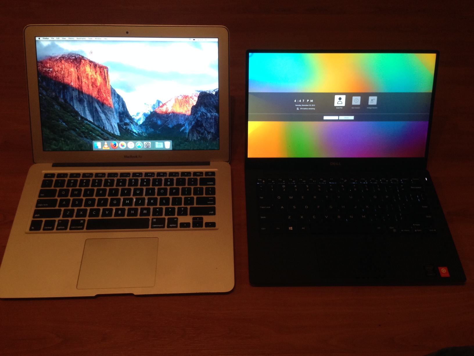 XPS 13 vs Macbook air - Opened